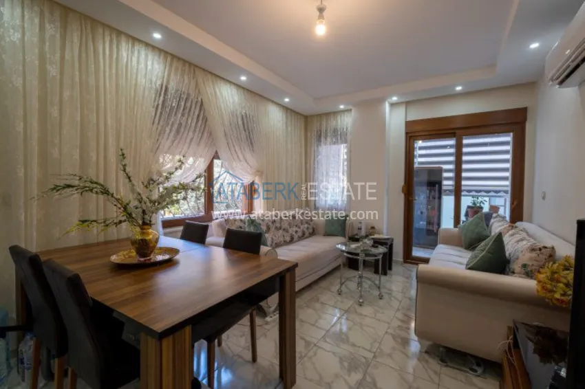 Квартира в центре Алании трехкомнатная, с мебелью и застекленным балконом 1 