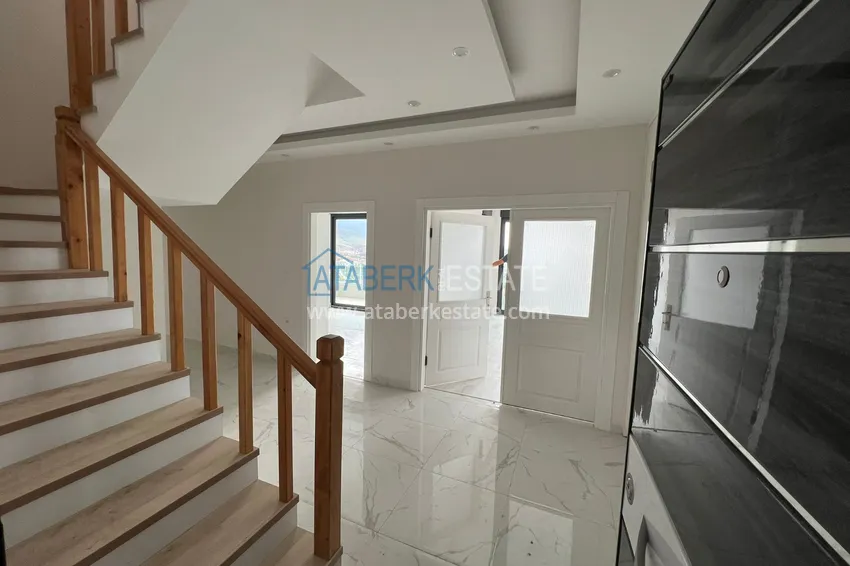 Приобрести Двухэтажный пентхаус с открытым видом на горы в районе Оба 1