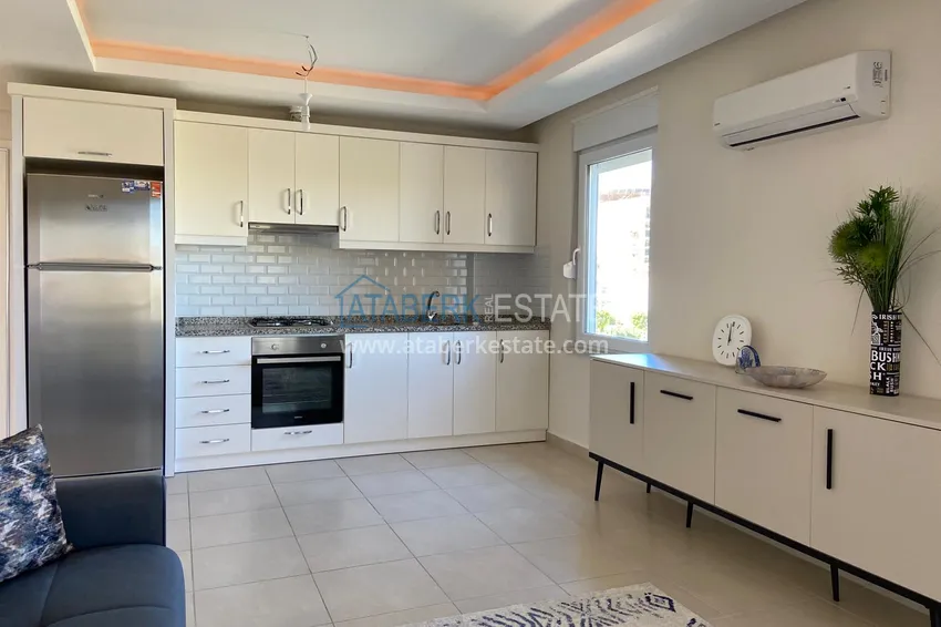 Приобрести Квартира 1+1 с мебелью и застекленным балконом от собственника всего в 300 метрах от моря 1