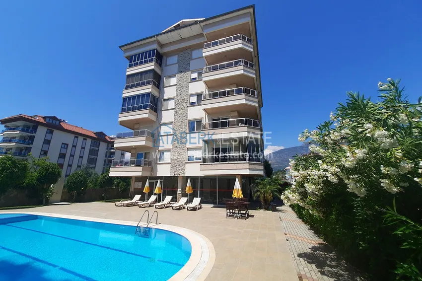 Квартира с мебелью в уютном комплексе на 1 береговой линии в Кестеле 2 