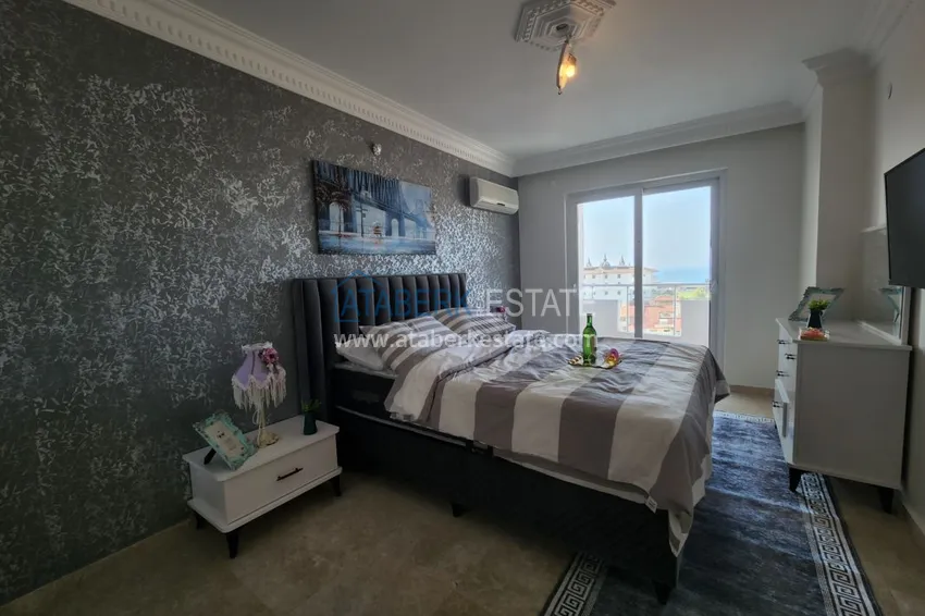 Приобрести Огромный пятикомнатный пентхаус с мебелью и видом на море – район Оба 21