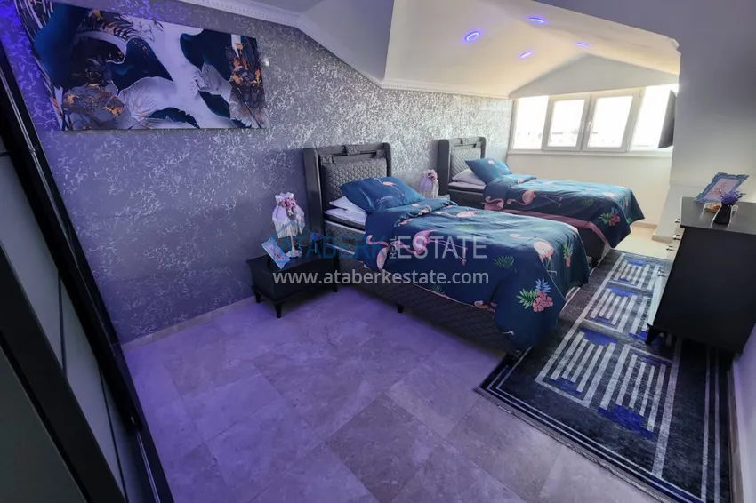 Приобрести Огромный пятикомнатный пентхаус с мебелью и видом на море – район Оба 41