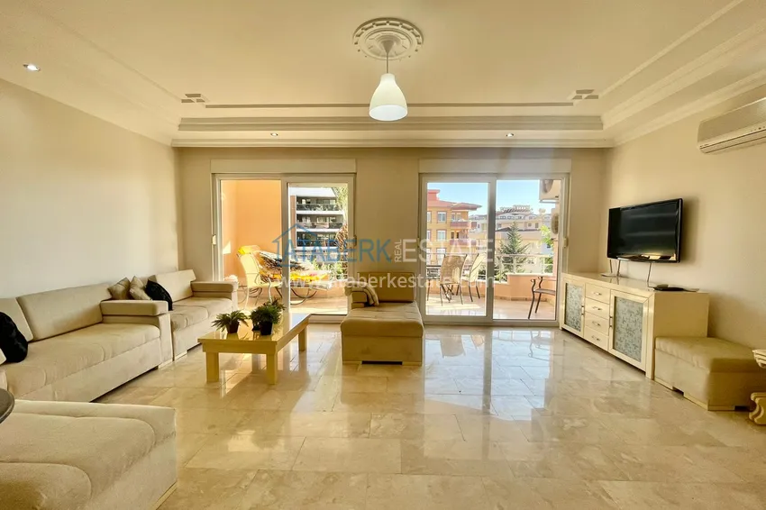 Приобрести Квартира с мебелью и видом на горы в центре Алании 2