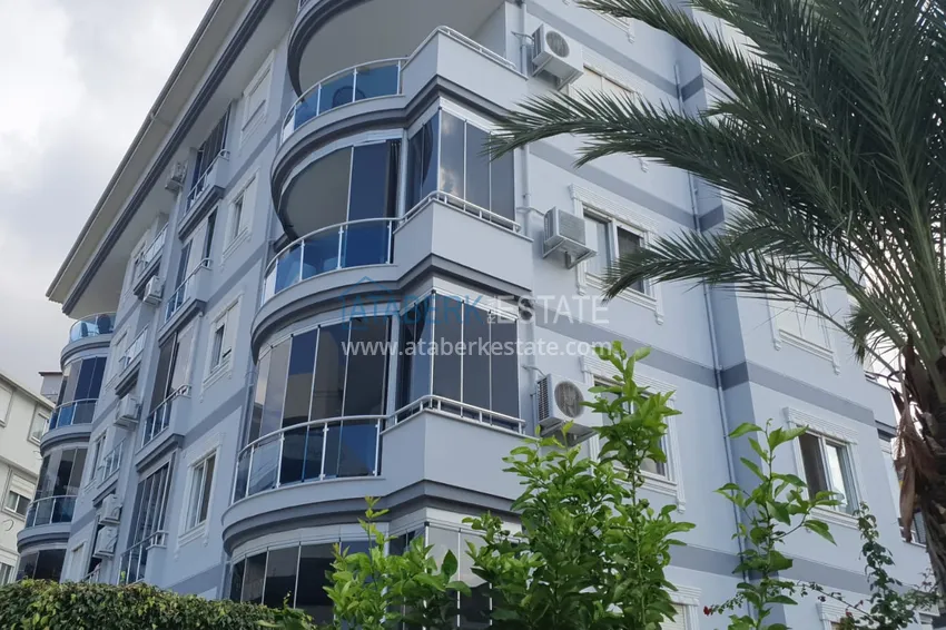 Квартира с мебелью и застекленным балконом в районе Оба - Алания 3 