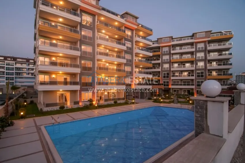 Квартира с мебелью и застекленным балконом - вторая линия от моря в Кестеле 8 