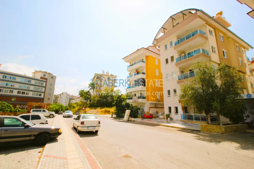 Трехкомнатная квартира с новой мебелью в Джикджилли - район ТЦ Аланиум 1