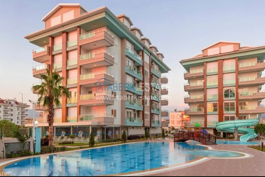 Квартира в Кестеле с мебелью, в комплексе на первой береговой линии 2 