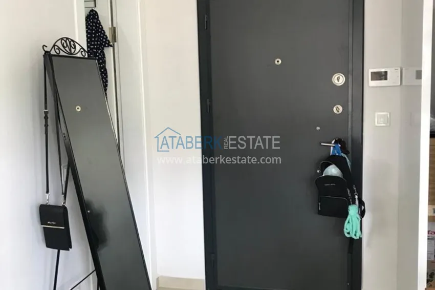 Приобрести Меблированная двухкомнатная квартира в жилом доме без инфраструктуры – Алания, Оба 1 