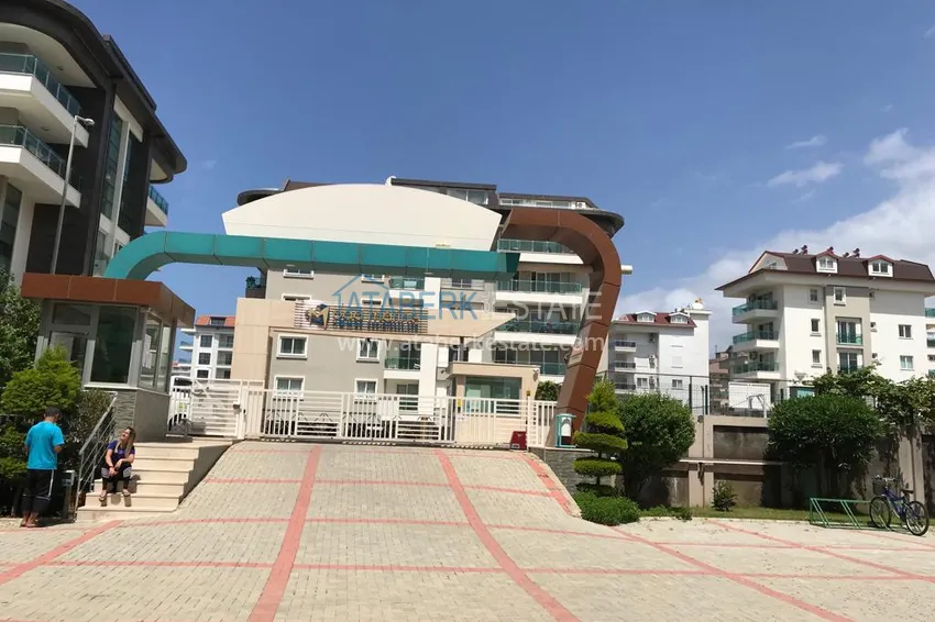 Квартира в Кестеле с мебелью, в комплексе на первой береговой линии 17 