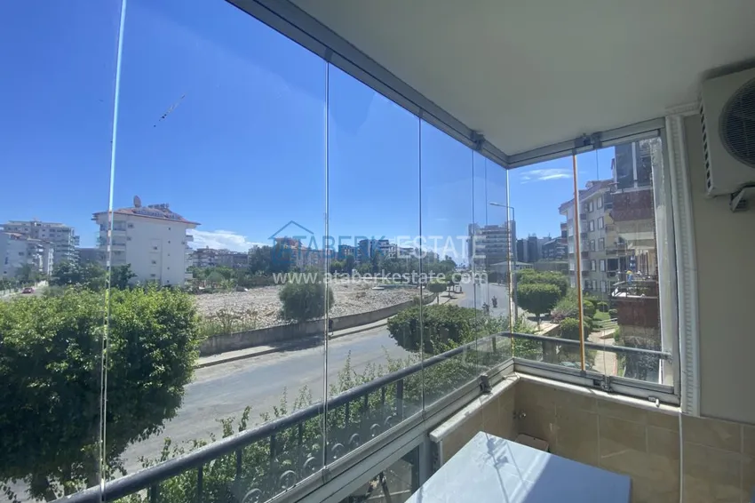 Приобрести Квартира с мебелью, застеклённым балконом и видом на горы, Оба – Алания 15 