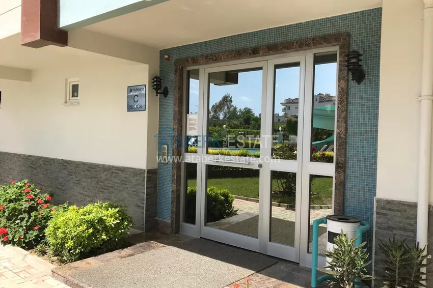 Квартира в Кестеле с мебелью, в комплексе на первой береговой линии 19 