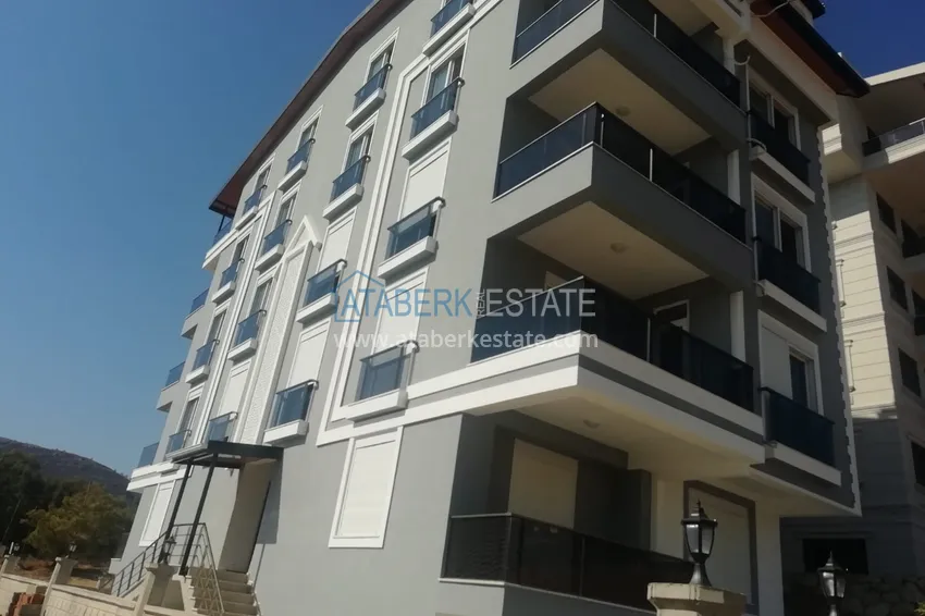 Трехкомнатная квартира с чистовой отделкой в новом доме – Газипаша 1 