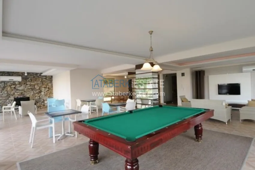 Квартира в Кестеле с мебелью, в комплексе на первой береговой линии 25 