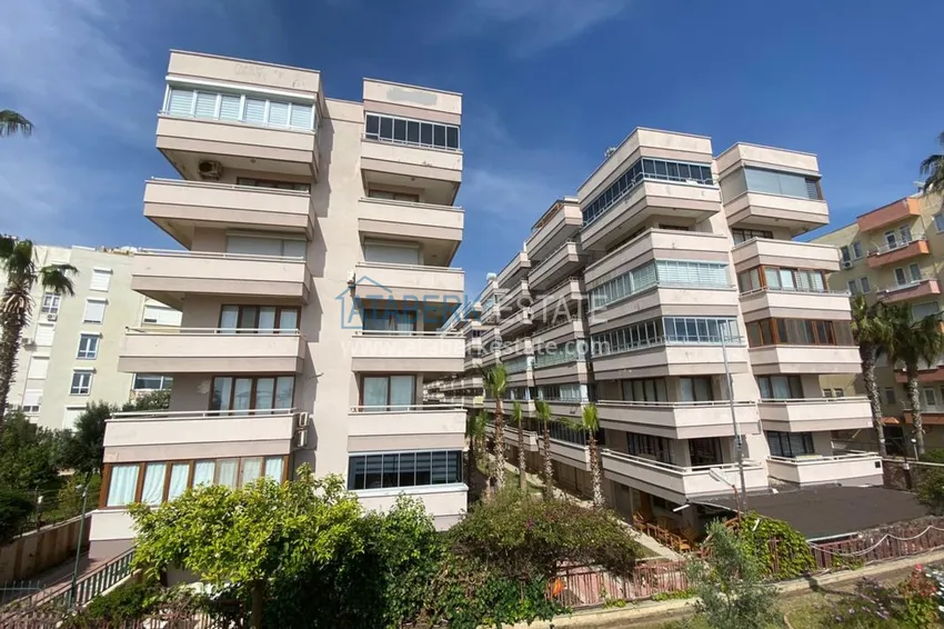 Двухкомнатная квартира на берегу моря с новой мебелью - первая линия Махмутлар 3