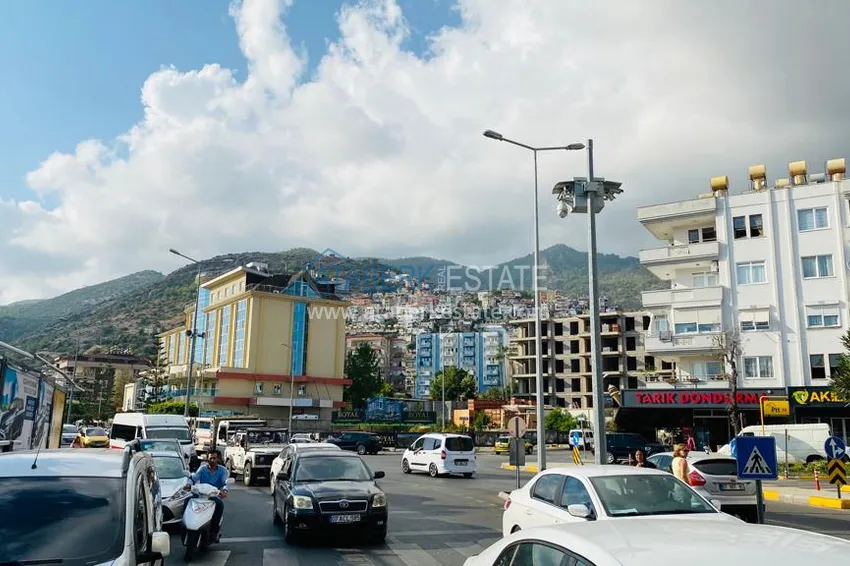 Городская квартира в центре Алании в жилом турецком доме  3 