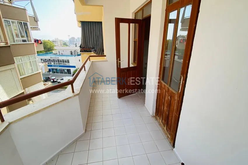 Приобрести Городская квартира в центре Алании в жилом турецком доме  5 