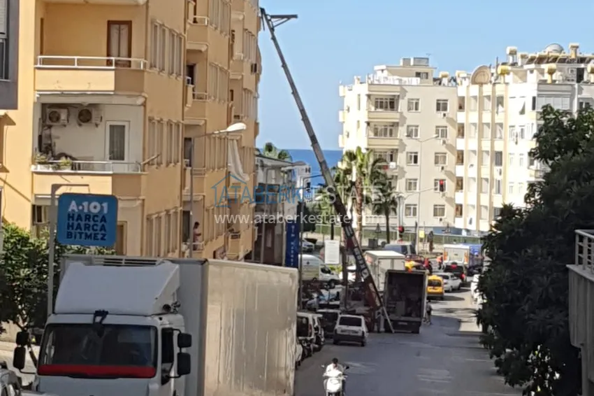 Квартира в районе Тосмур двухкомнатная с современной мебелью и застекленным балконом 9 