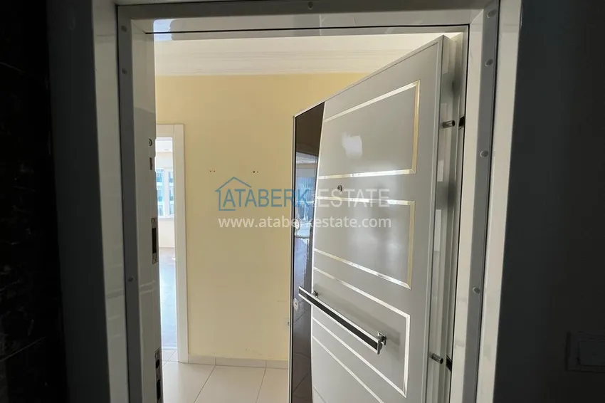 Приобрести Трехкомнатная квартира после косметического ремонта в районе Оба, Алания 1 