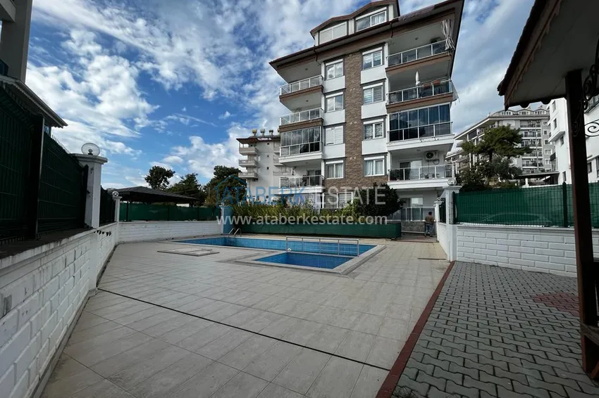 Трехкомнатная квартира после косметического ремонта в районе Оба, Алания 2 