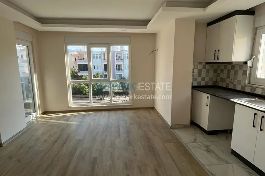 Приобрести Трехкомнатная квартира с чистовой отделкой - новостройка Газипаша, Пазарджи 2 