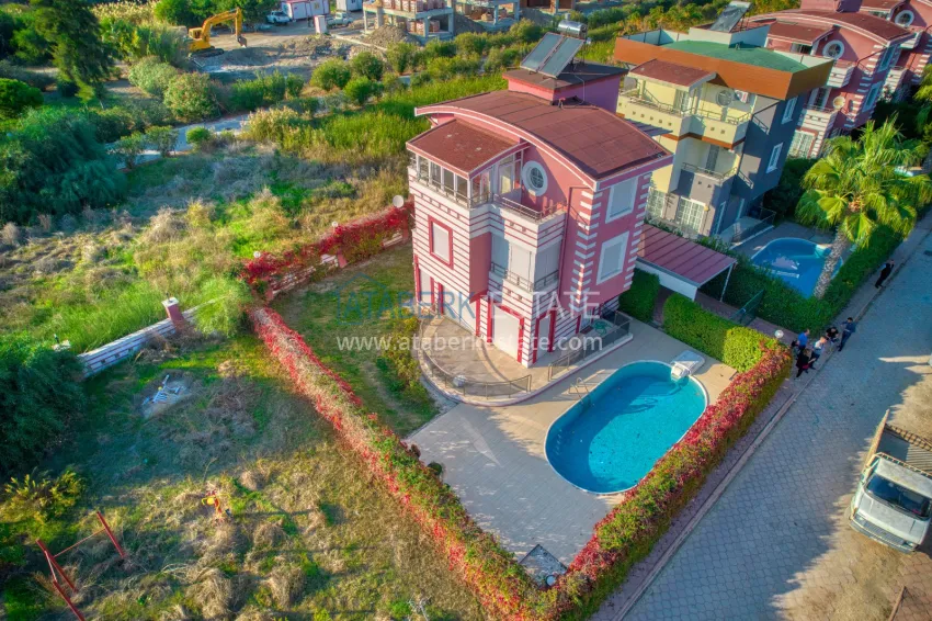 Вилла с мебелью и личным бассейном в коттеджном комплексе – Белек 9 