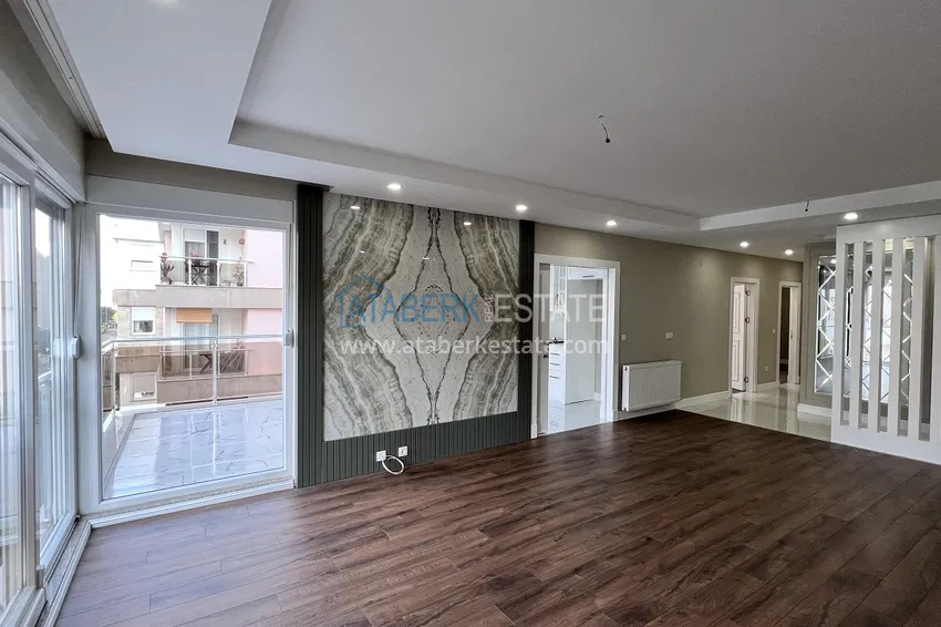 Приобрести Элитная городская квартира с 3 спальнями после капитального ремонта – Анталии, Лара. Подходит для ВНЖ 6 