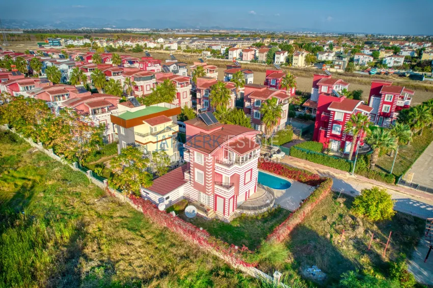 Вилла с мебелью и личным бассейном в коттеджном комплексе – Белек 13 