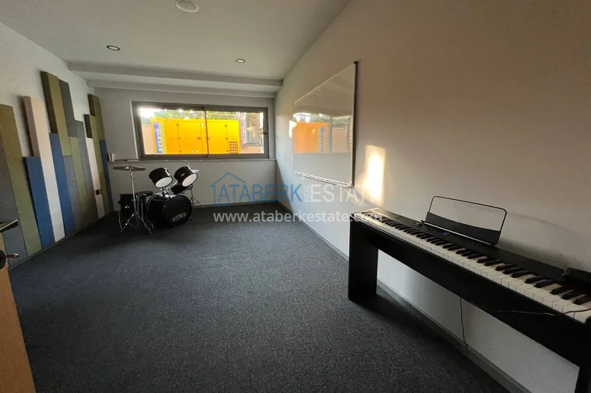 Квартира 2+1 с мебелью в районе Кестель на первой береговой линии 14 