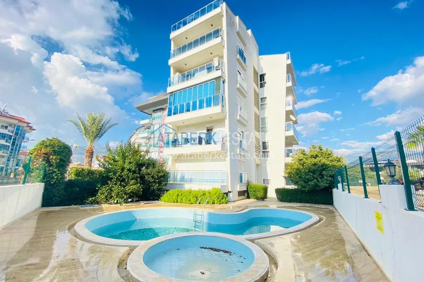 Меблированная двухкомнатная квартира рядом с морем в Алании район Оба 1 