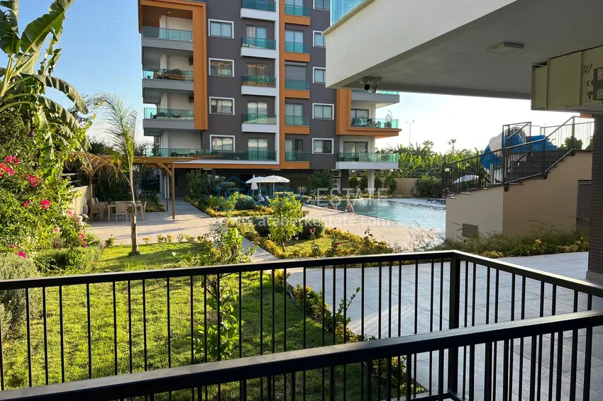 Квартира 2+1 с мебелью в районе Кестель на первой береговой линии 5 