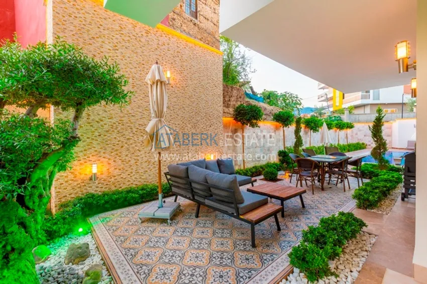 Пентхаус – дуплекс в районе Оба, меблированный в молодом современном комплексе 7 