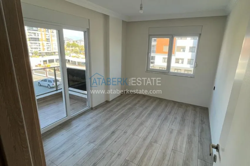 Новая четырехкомнатная квартира в Газипаше, район Пазарджи – новостройка 2 