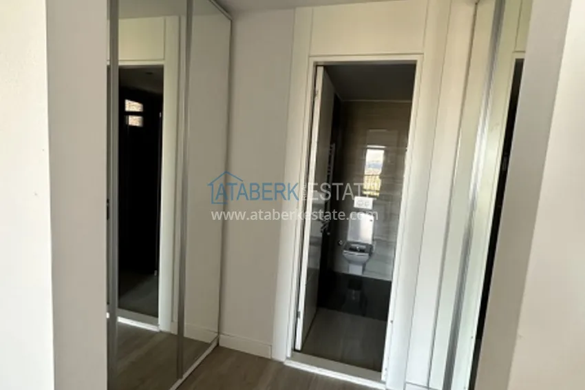 Приобрести Небольшой жилой комплекс в самом сердце Эрдемли, расположенный прямо у моря. 3 