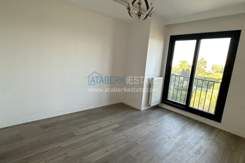 Приобрести Небольшой жилой комплекс в самом сердце Эрдемли, расположенный прямо у моря. 5 