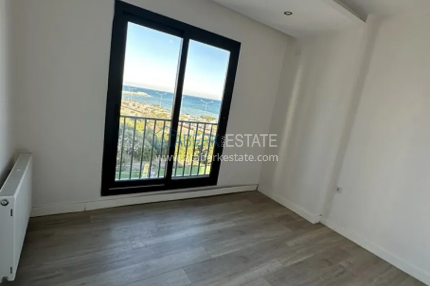 Приобрести Небольшой жилой комплекс в самом сердце Эрдемли, расположенный прямо у моря. 6 