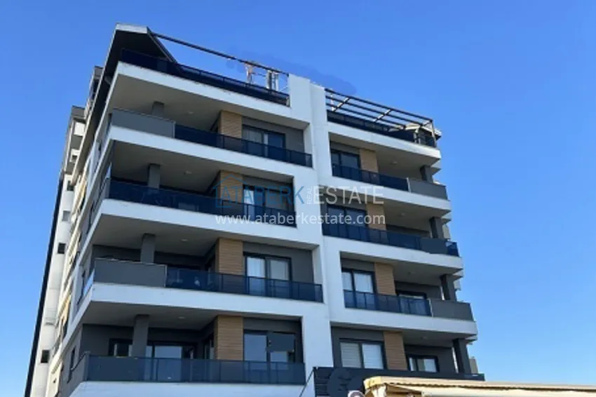 Небольшой жилой комплекс в самом сердце Эрдемли, расположенный прямо у моря. 2 