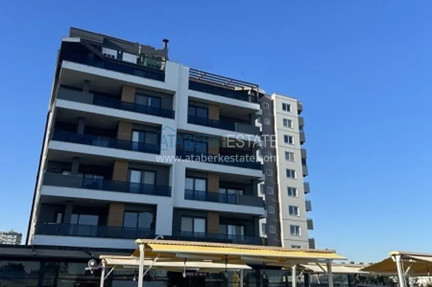 Небольшой жилой комплекс в самом сердце Эрдемли, расположенный прямо у моря. 1 