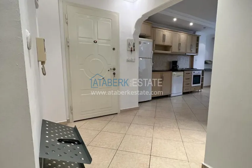 Приобрести Трехкомнатная меблированная квартира в центре Алании 1