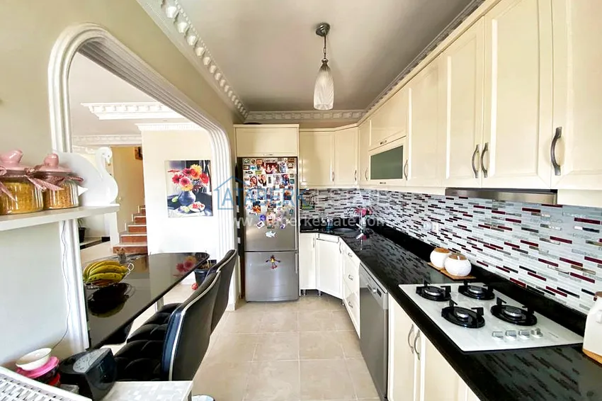 Приобрести Пентхаус-дуплекс 3+1 в Махмутларе с мебелью, застекленным балконом и видом на море 11 