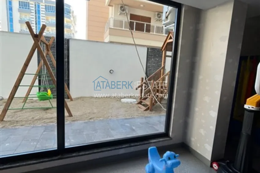 Квартира 1+1 в новом комплексе сегмента премиум на первой береговой линии в районе Оба 11 