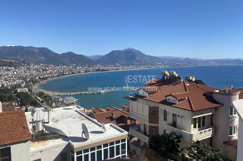 Двухкомнатная квартира после ремонта с мебелью и панорамным видом на море в исторической части Алании – Кале 1 