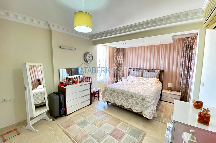 Приобрести Пентхаус-дуплекс 3+1 в Махмутларе с мебелью, застекленным балконом и видом на море 16 