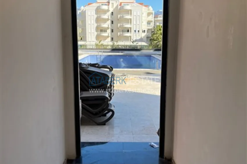 Квартира 1+1 в новом комплексе сегмента премиум на первой береговой линии в районе Оба 18 