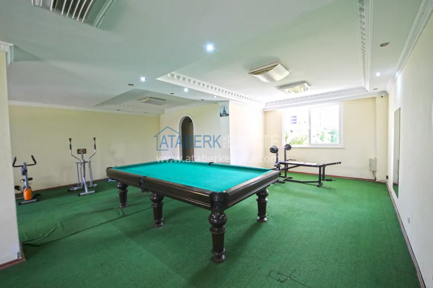 Пентхаус-дуплекс 3+1 в Махмутларе с мебелью, застекленным балконом и видом на море 28 