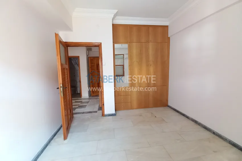 Приобрести Квартира в центре Алании с отдельной кухней и видом на горы в 150 м от пляжа Клеопатра 3 