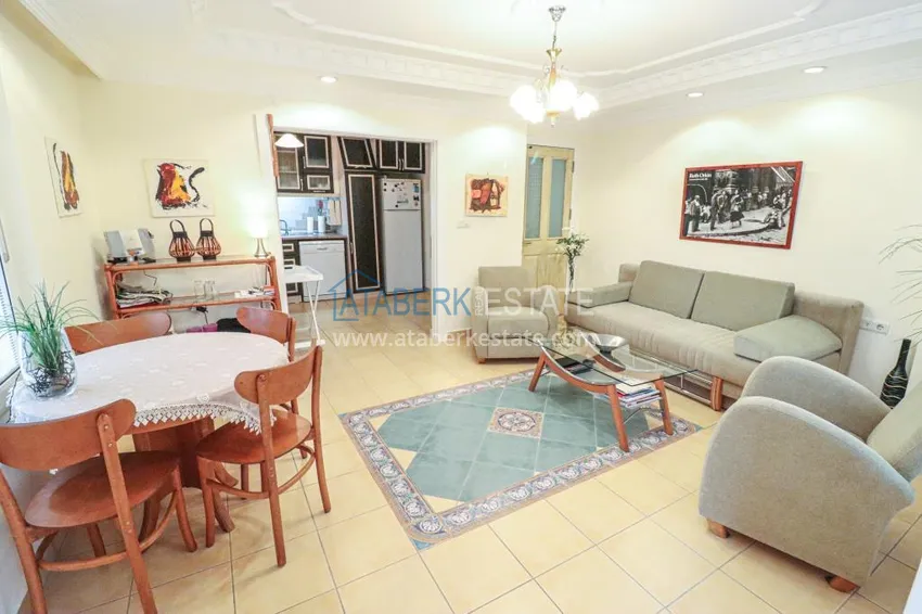 Приобрести Просторная двухкомнатная квартира с мебелью и тремя балконами – центр Алании, Дамлаташ 2 