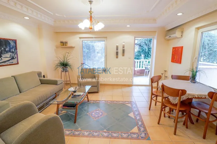 Приобрести Просторная двухкомнатная квартира с мебелью и тремя балконами – центр Алании, Дамлаташ 3 
