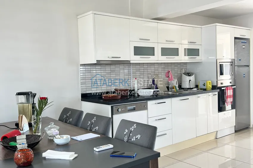 Приобрести Огромная двухкомнатная квартира с мебелью в центре Алании, район пляжа Клеопатра 4 