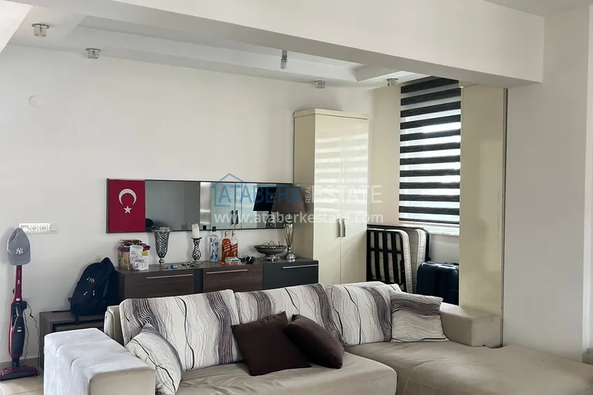 Приобрести Огромная двухкомнатная квартира с мебелью в центре Алании, район пляжа Клеопатра 6 