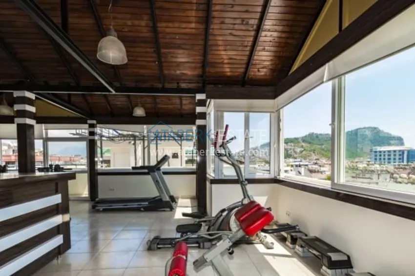 Огромная двухкомнатная квартира с мебелью в центре Алании, район пляжа Клеопатра 9 